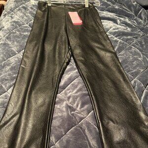 ✨Orig $138 NWT Commando Faux Cropped Leather Flare Leggings – Black M